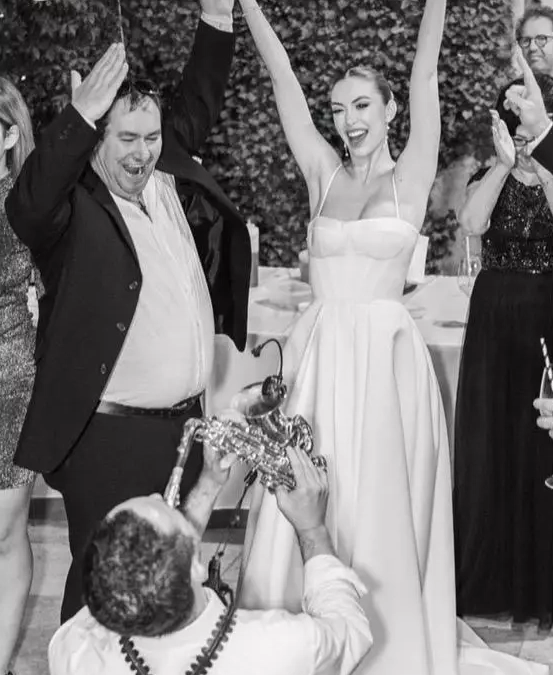 f05f8504-a067-498b-9627-3793361e5a66