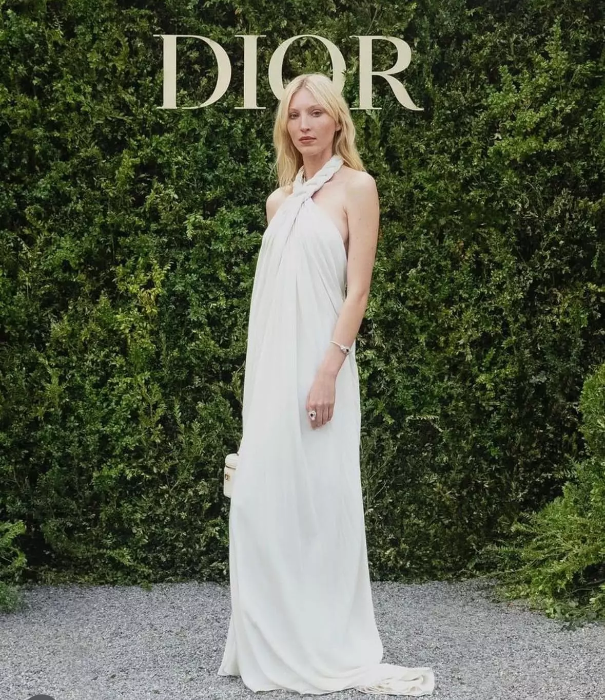 4d370e92-5dc3-463d-bc8b-e1abf37624d7